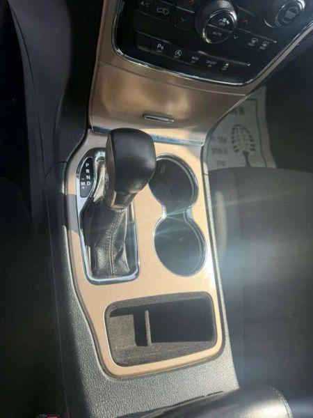 2017 Jeep Grand Cherokee Laredo 4x2