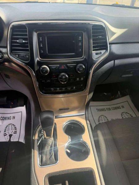 2017 Jeep Grand Cherokee Laredo 4x2