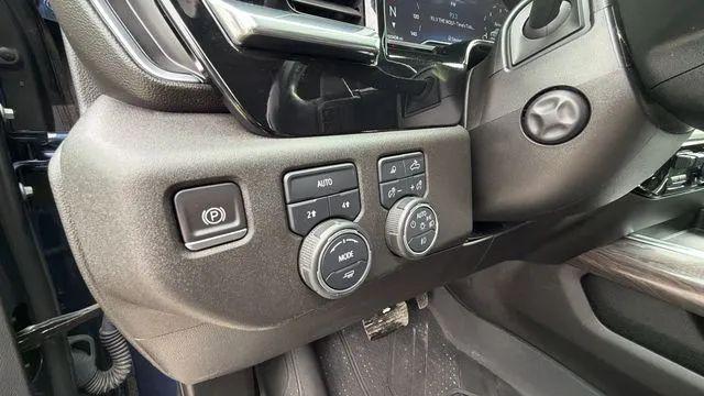 2023 Chevrolet Silverado 1500 4WD Crew Cab Short Bed LTZ