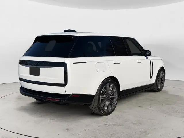 2024 Land Rover Range Rover P530 SE