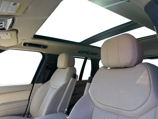2024 Land Rover Range Rover P530 SE