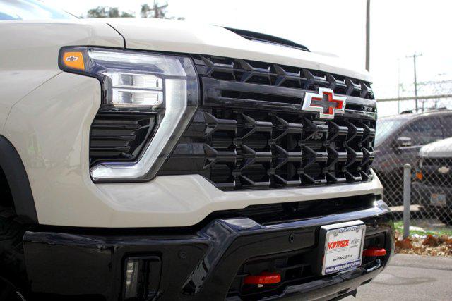 2026 Chevrolet Silverado 2500HD Crew Cab, Standard Bed, XR2, 4WD