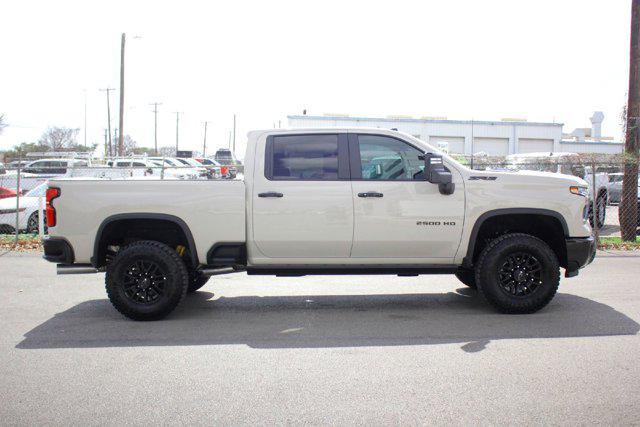 2026 Chevrolet Silverado 2500HD Crew Cab, Standard Bed, XR2, 4WD