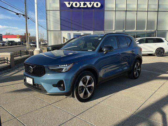 2025 Volvo XC40 B5 Plus Dark Theme for sale in Overland Park, KS