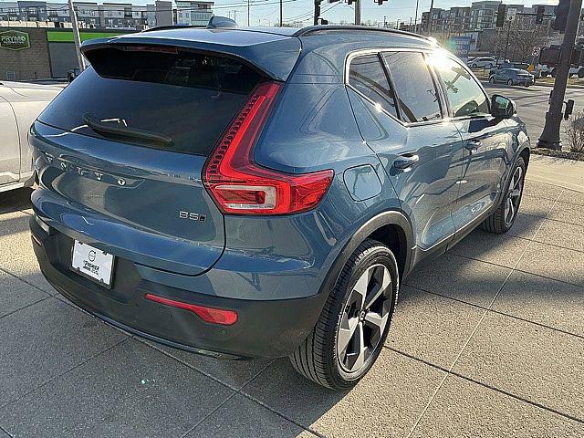 2025 Volvo XC40 B5 Plus Dark Theme