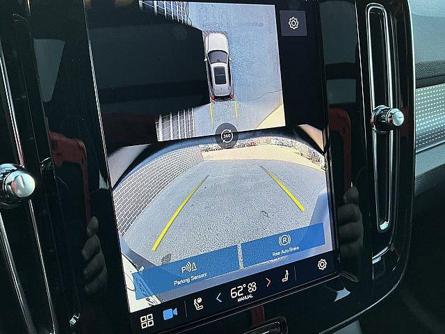 2025 Volvo XC40 B5 Plus Dark Theme