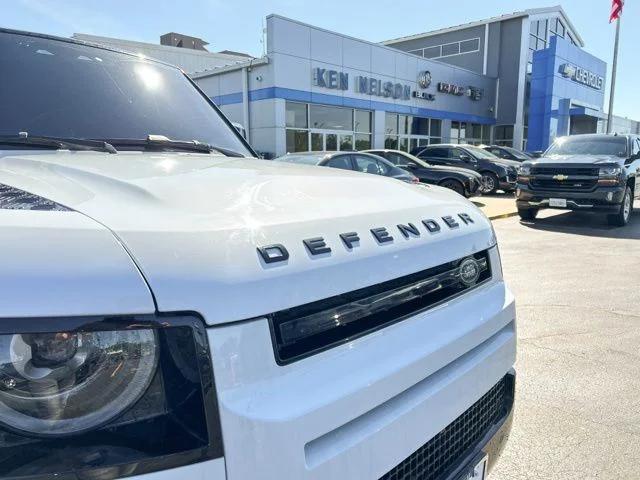2022 Land Rover Defender 90 V8