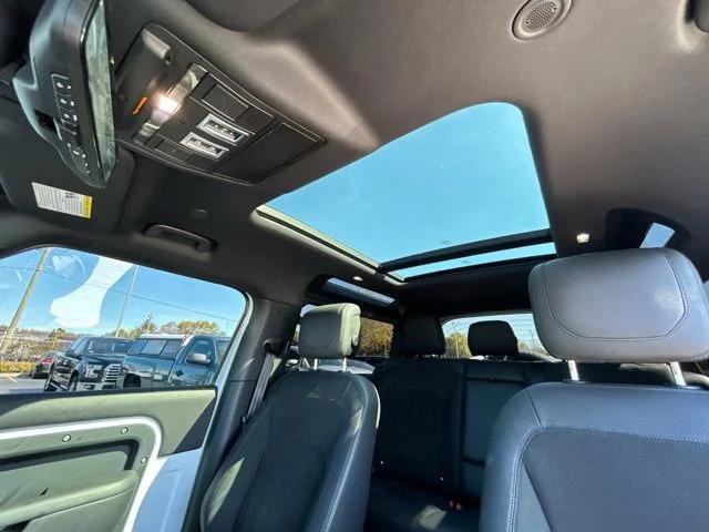 2022 Land Rover Defender 90 V8
