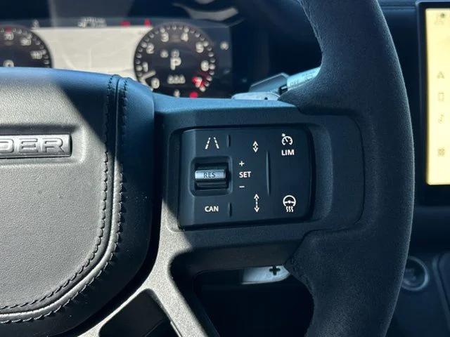 2022 Land Rover Defender 90 V8