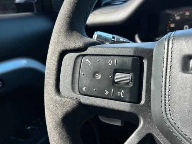 2022 Land Rover Defender 90 V8