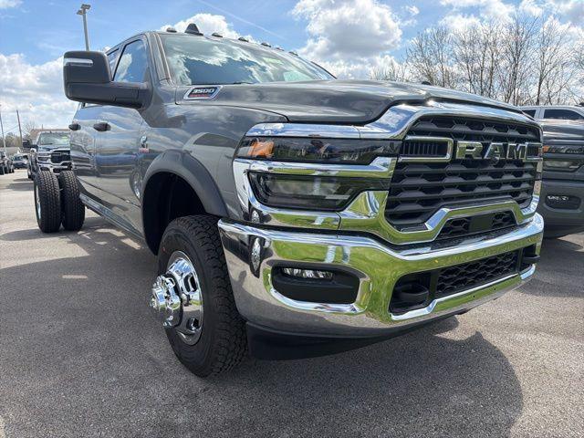 2026 RAM Ram 3500 Chassis Cab RAM 3500 TRADESMAN CREW CAB CHASSIS 4X4 60 CA