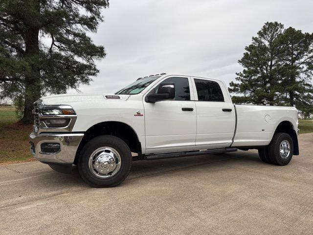 2026 RAM Ram 3500 RAM 3500 TRADESMAN CREW CAB 4X4 8 BOX