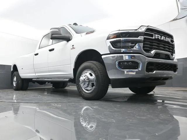 2026 RAM Ram 3500 RAM 3500 TRADESMAN CREW CAB 4X4 8 BOX