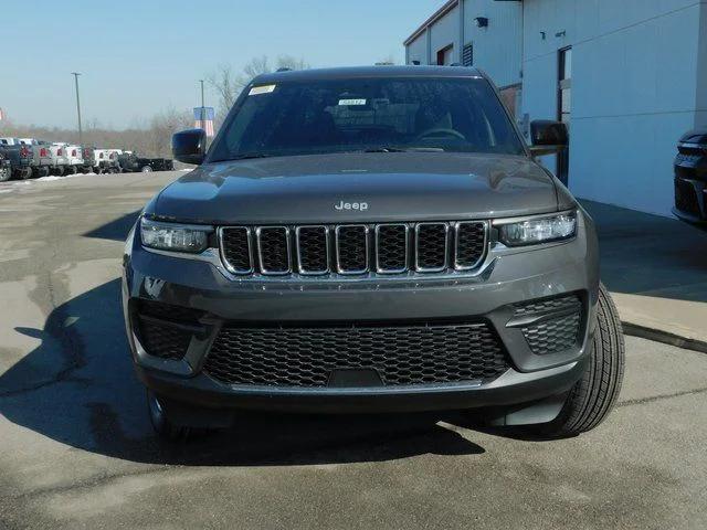 2026 Jeep Grand Cherokee Laredo 4x2