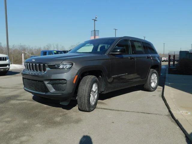2026 Jeep Grand Cherokee Laredo 4x2