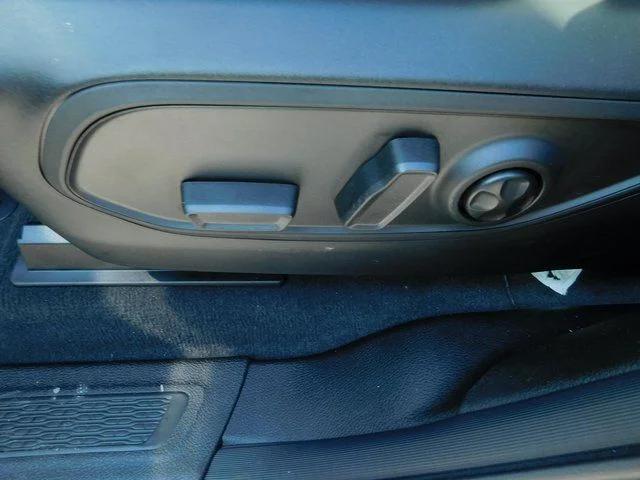 2026 Jeep Grand Cherokee Laredo 4x2