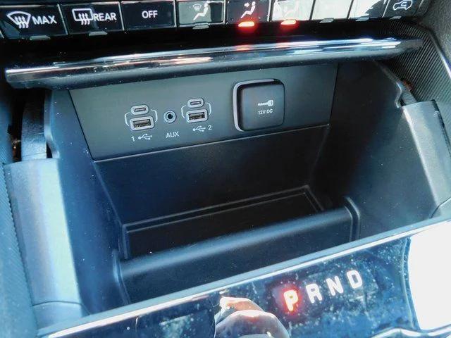 2026 Jeep Grand Cherokee Laredo 4x2