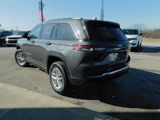 2026 Jeep Grand Cherokee Laredo 4x2
