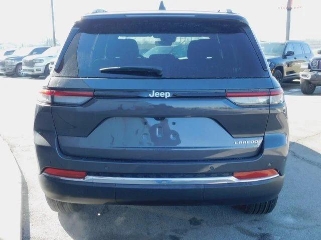 2026 Jeep Grand Cherokee Laredo 4x2