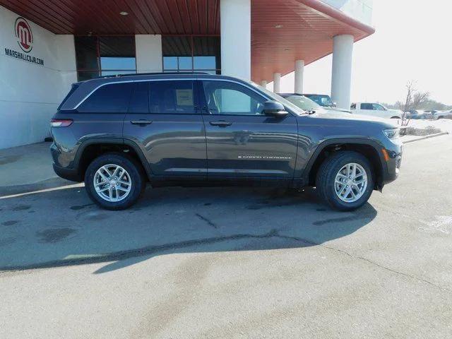 2026 Jeep Grand Cherokee Laredo 4x2