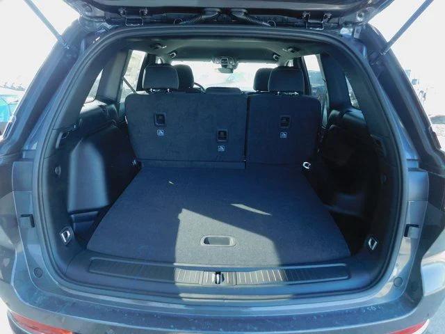2026 Jeep Grand Cherokee Laredo 4x2