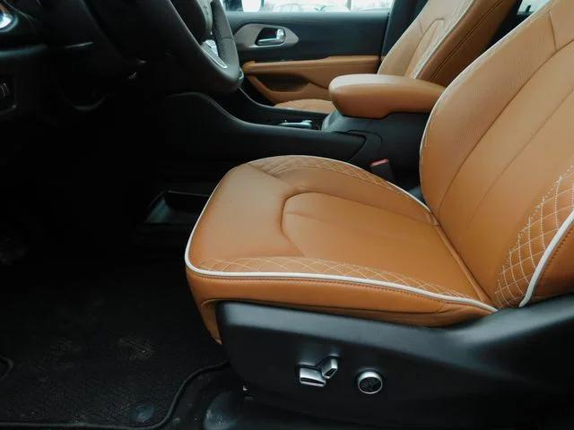 2026 Chrysler Pacifica Pinnacle AWD