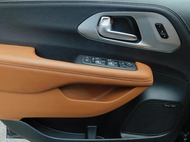 2026 Chrysler Pacifica Pinnacle AWD