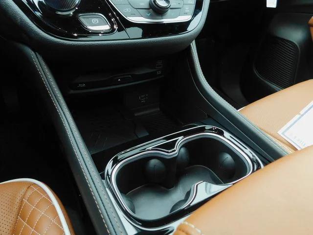 2026 Chrysler Pacifica Pinnacle AWD