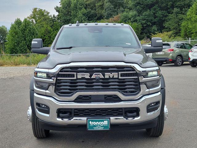 2026 RAM 5500 Chassis RAM 5500 TRADESMAN CHASSIS CREW CAB 4X4 84 CA