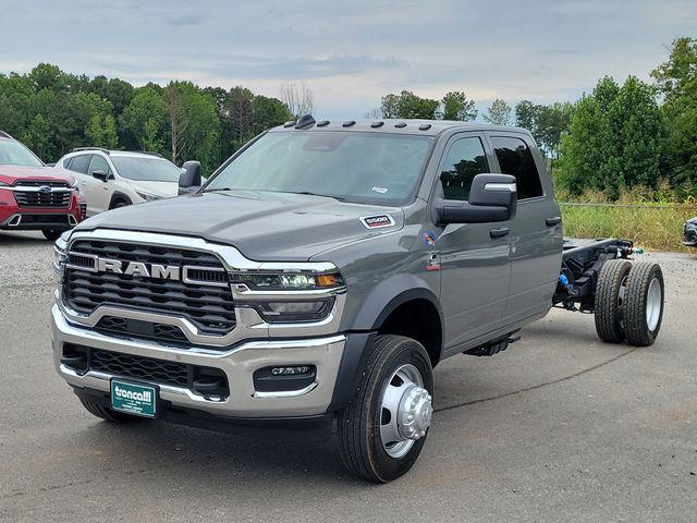 2026 RAM 5500 Chassis RAM 5500 TRADESMAN CHASSIS CREW CAB 4X4 84 CA