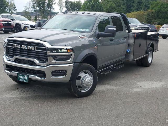 2026 RAM 5500 Chassis RAM 5500 TRADESMAN CHASSIS CREW CAB 4X4 84 CA
