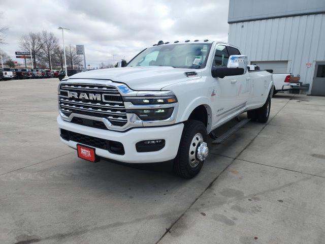 2026 RAM Ram 3500 RAM 3500 LIMITED CREW CAB 4X4 8 BOX