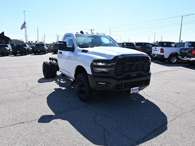 2026 RAM Ram 3500 Chassis Cab RAM 3500 TRADESMAN CHASSIS REGULAR CAB 4X4 60 CA