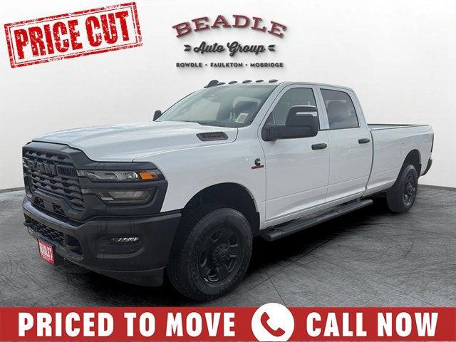 2026 RAM Ram 3500 RAM 3500 TRADESMAN CREW CAB 4X4 8 BOX