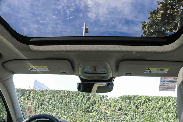 2026 Volvo XC40 Plus, B4 FWD Gas (mild hybrid), Dark