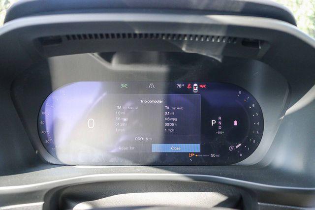 2026 Volvo XC40 Plus, B4 FWD Gas (mild hybrid), Dark