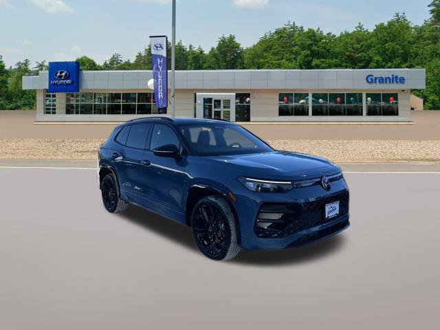 2025 Volkswagen Tiguan 2.0T SE R-Line Black