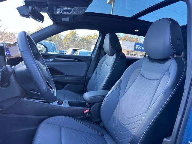 2025 Volkswagen Tiguan 2.0T SE R-Line Black