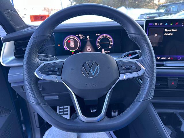 2025 Volkswagen Tiguan 2.0T SE R-Line Black