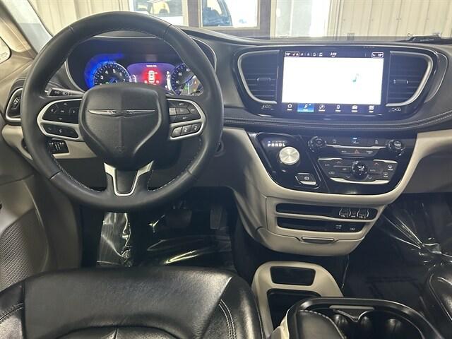 2022 Chrysler Pacifica Touring L AWD