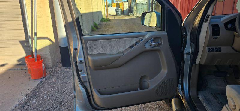 2005 Nissan Frontier LE