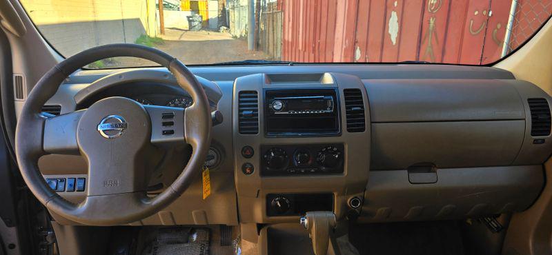 2005 Nissan Frontier LE