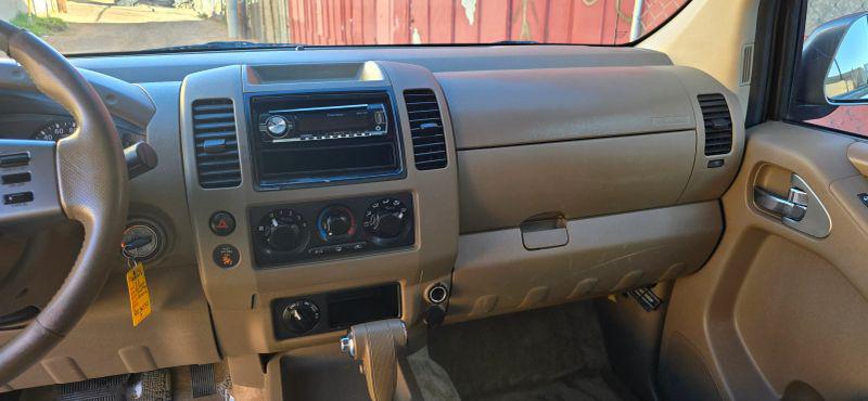 2005 Nissan Frontier LE