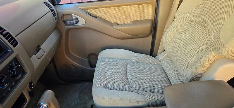 2005 Nissan Frontier LE
