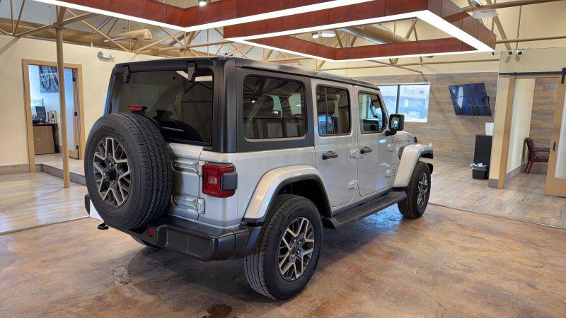 2024 Jeep Wrangler 4-Door Sahara