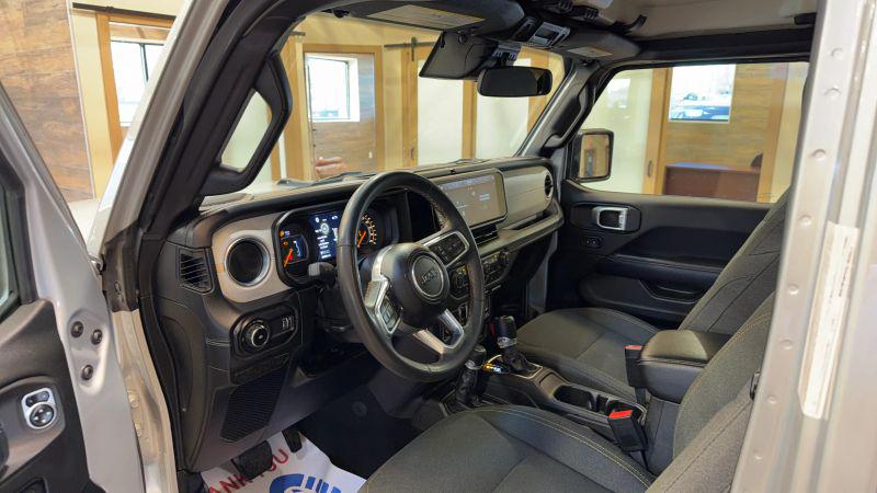 2024 Jeep Wrangler 4-Door Sahara