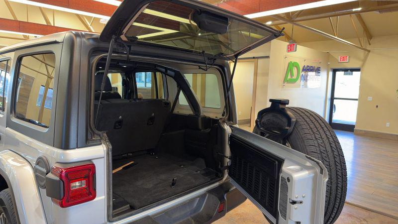 2024 Jeep Wrangler 4-Door Sahara