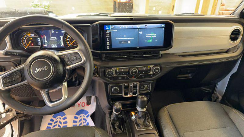 2024 Jeep Wrangler 4-Door Sahara