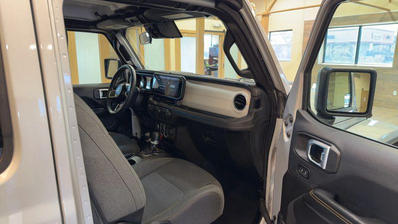 2024 Jeep Wrangler 4-Door Sahara