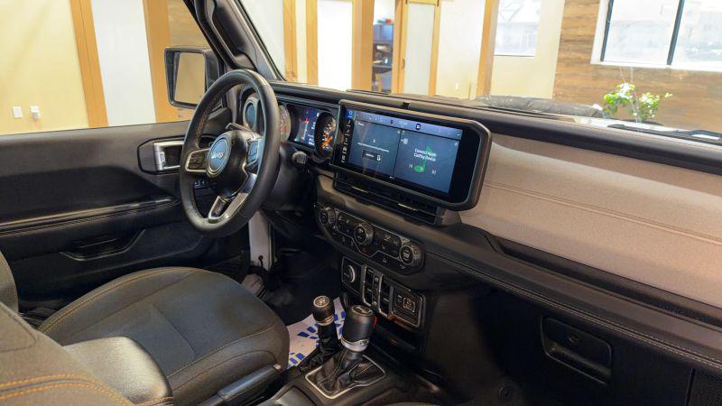 2024 Jeep Wrangler 4-Door Sahara